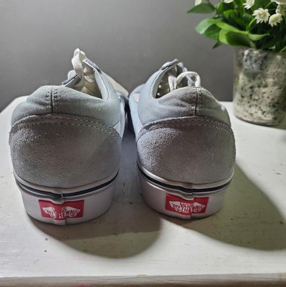 Vans - Picture 3 of 5